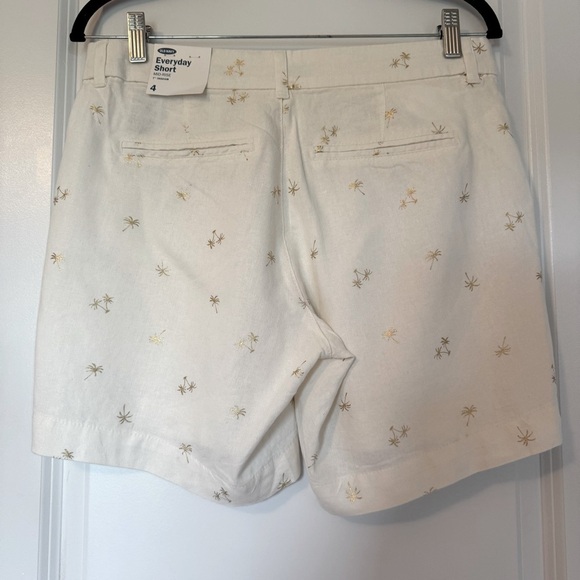 NWT Old Navy Women’s Cream and Gold Palm Tree Everyday Mid Rise Size 4 Shorts - Picture 2 of 5